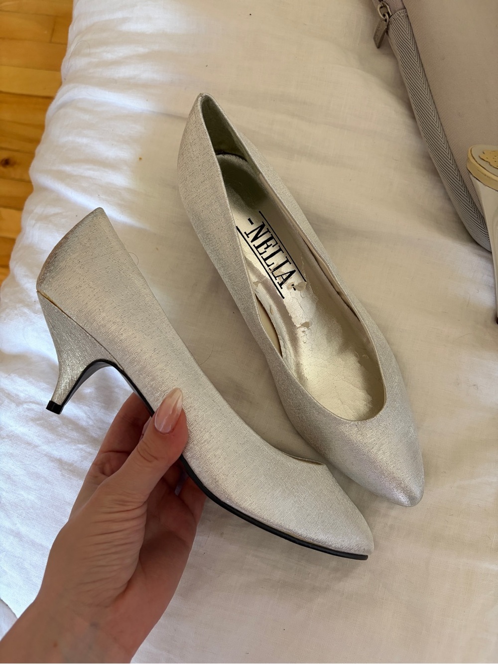 Vintage Silver Pointed-Toe kitten Heel Pumps